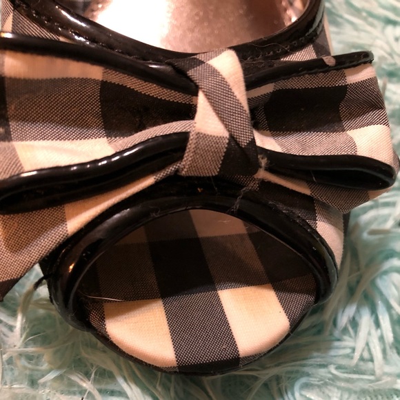 Unlisted black and white pump heels - Picture 5 of 5